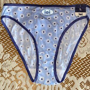 New Vintage Early 2000's LEI Panties For Girls Size Large